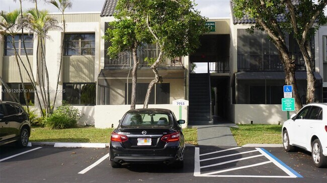 Primary Photo - 7953 SW 104th St