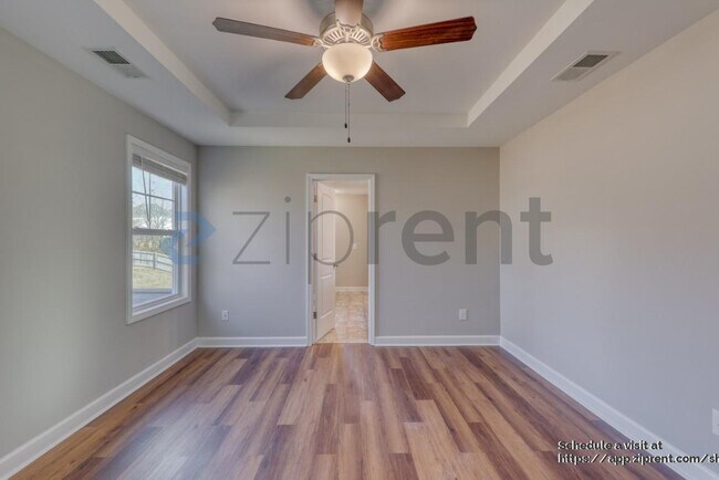 Building Photo - 268 E Webber Ln