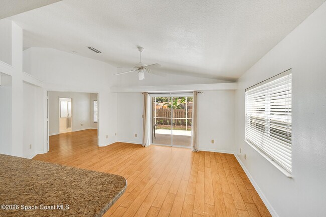 Building Photo - 330 Las Olas Dr