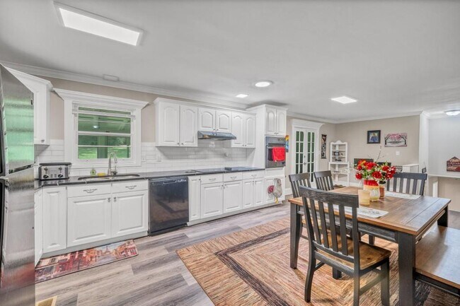 Building Photo - 83 Summit Ridge Cir SE