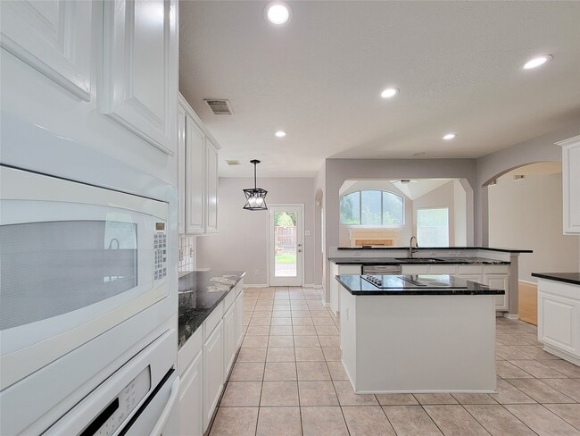 Building Photo - 9410 Barretts Glen Ct