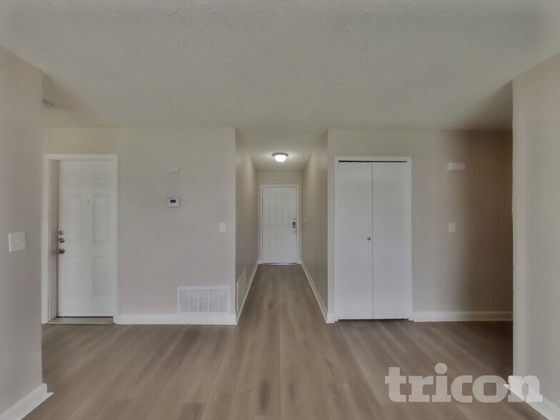 Building Photo - 7326 Glen Trail