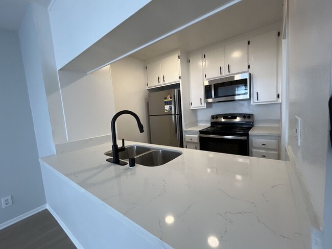 Interior Photo - 245 South Serrano Ave