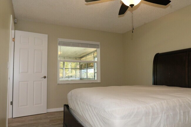 Building Photo - 1510 W Riviera Dr