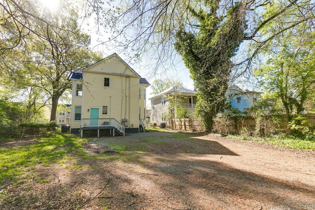 Building Photo - 3418 Carolina Ave