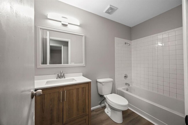 Building Photo - 2607 NE Walker St