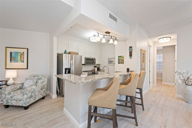 Building Photo - 8000 Via Sardinia St