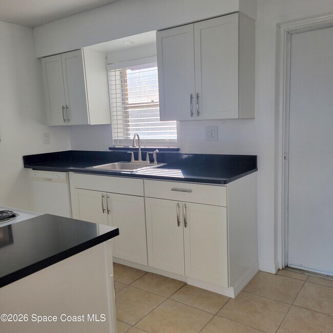 Building Photo - 190 E Olmstead Dr