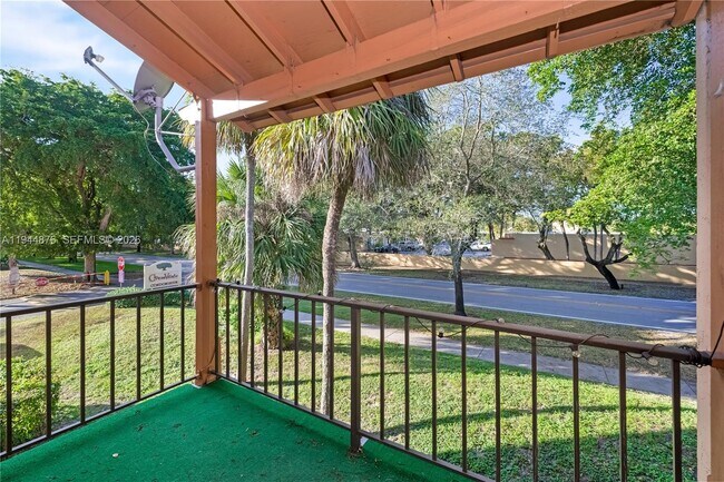 Building Photo - 7100 Fairway Dr