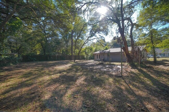 Building Photo - 5057 Tillie Ln