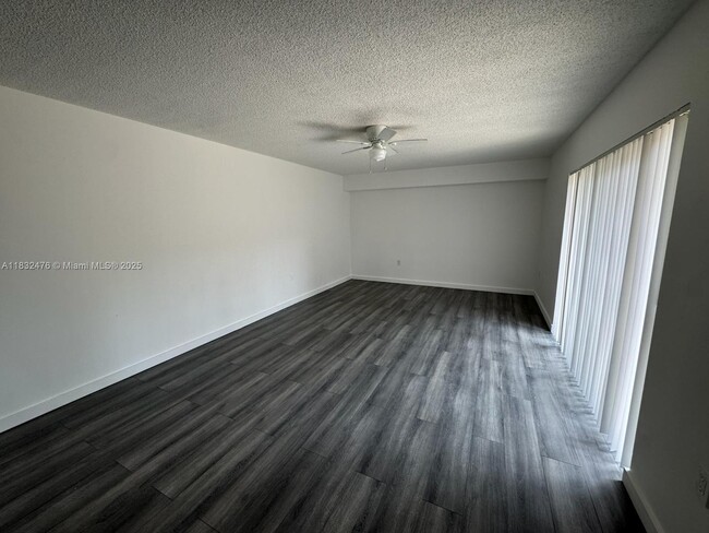 Building Photo - 513 Green Springs Pl