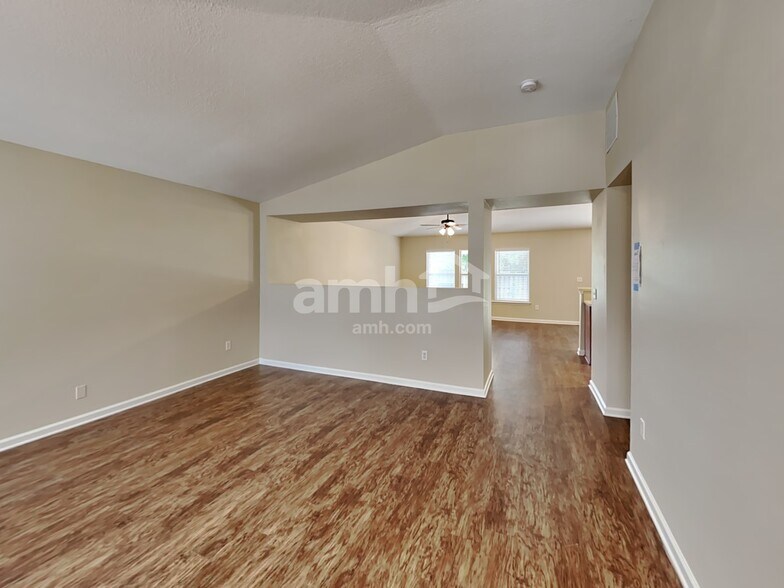 Building Photo - 86718 Cartesian Pointe Dr