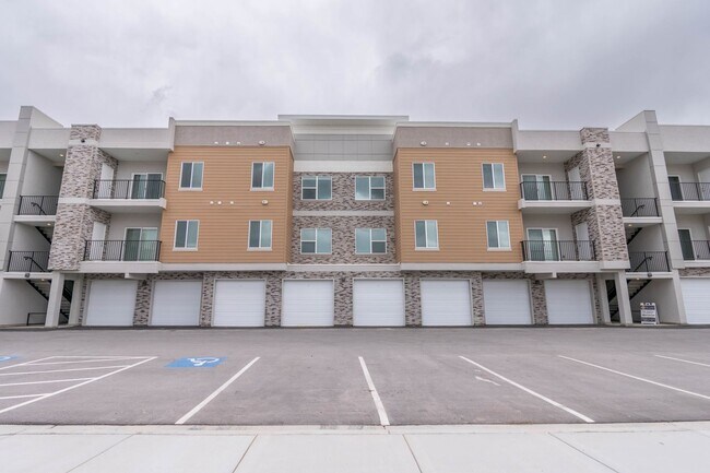 Building Photo - 2308 E 830 S
