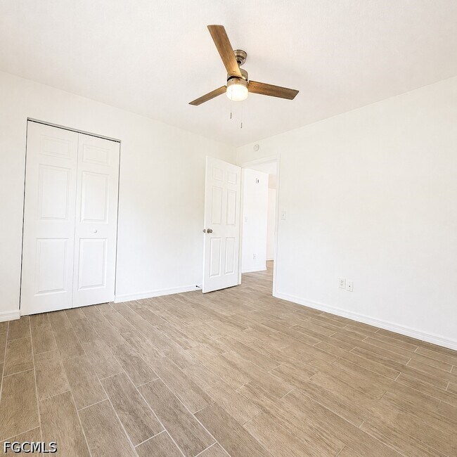 Building Photo - 723 Burdick Ave