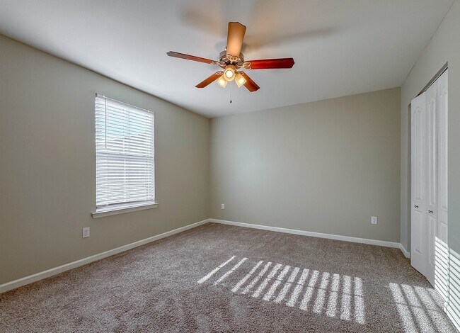 Building Photo - 1988 Green Castle Ln