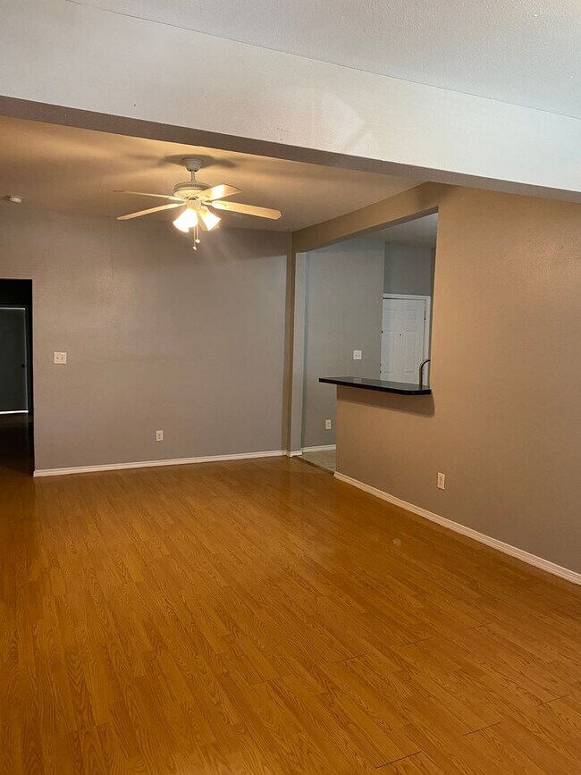 Building Photo - 240 Princeton Ave