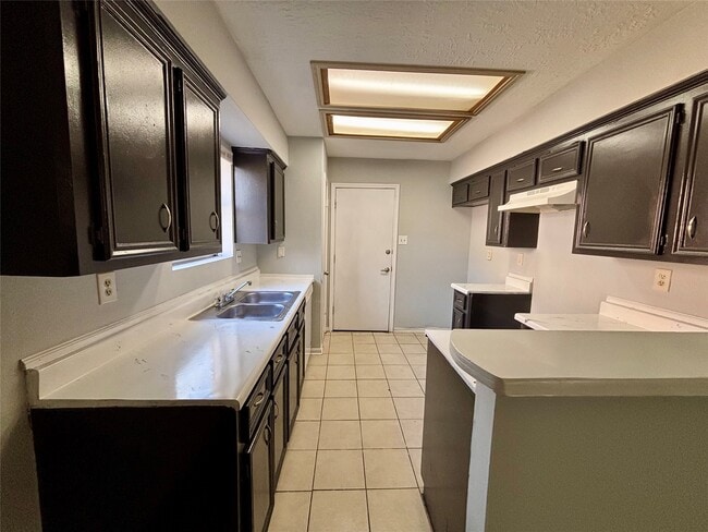 Building Photo - 15846 Blueridge Rd