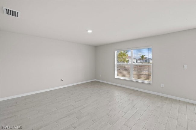 Building Photo - 2911 NW 9th Ave