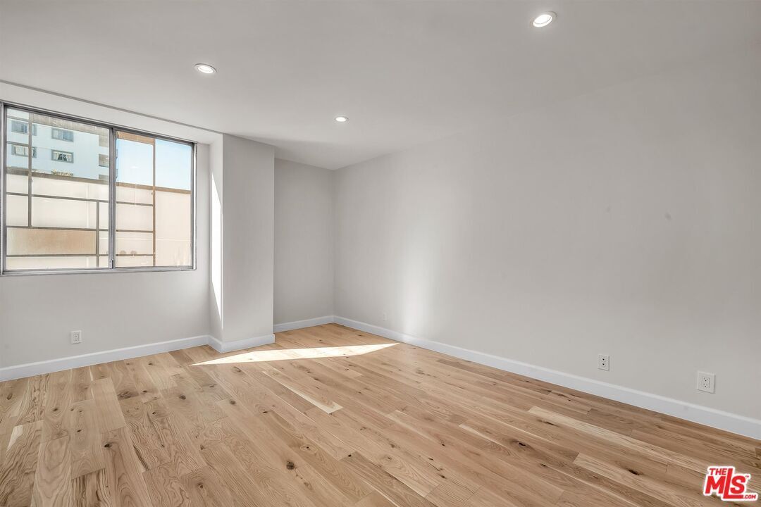 Building Photo - 10751 Wilshire Blvd