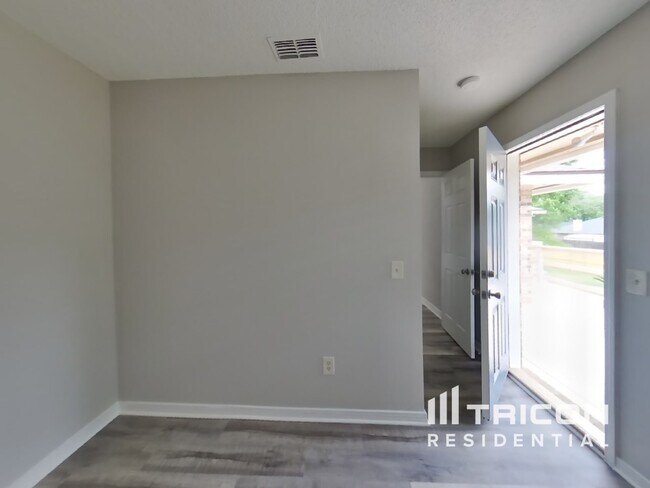 Building Photo - 2608 Bottomridge Dr