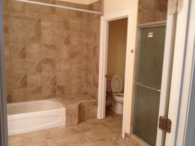 Building Photo - 21804 Westminster Pl