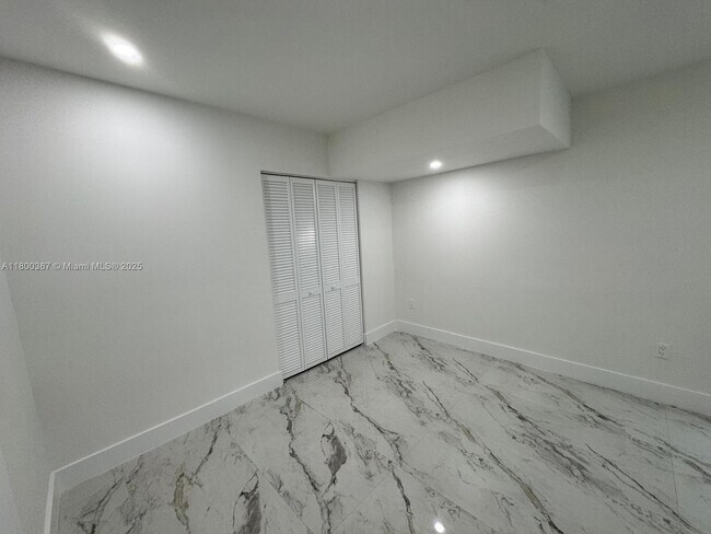Building Photo - 11000 SW 47th Terrace