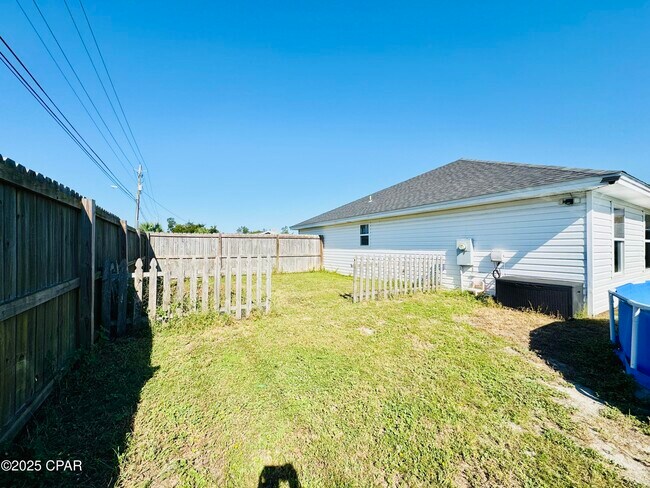 Building Photo - 425 Shadecrest Dr