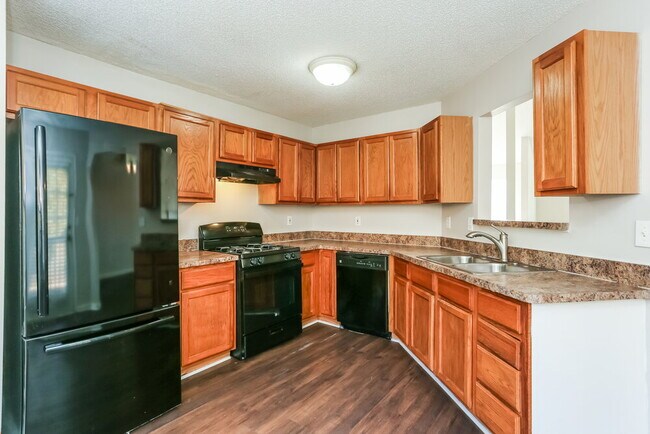 Building Photo - 3105 Brookfield Dr SW