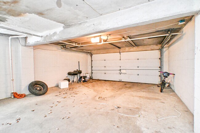 Building Photo - 5541 Montgomery Rd