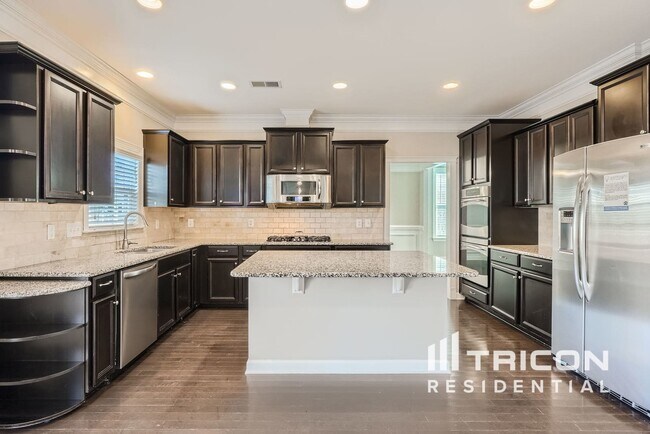 Building Photo - 3821 Litchfield Dr