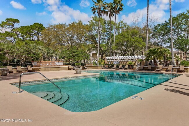 Building Photo - 9 Arbor Club Dr