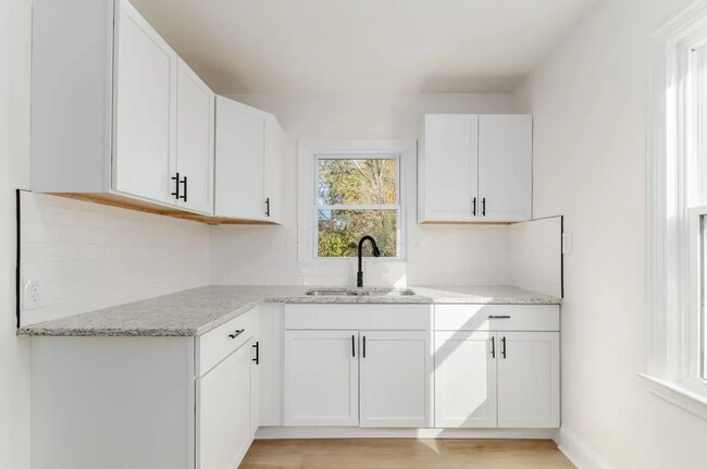 Building Photo - Fully Renovated 2-Bedroom Home with 1-Car Garage