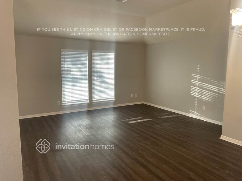 Building Photo - 1350 Shrub Oak Dr