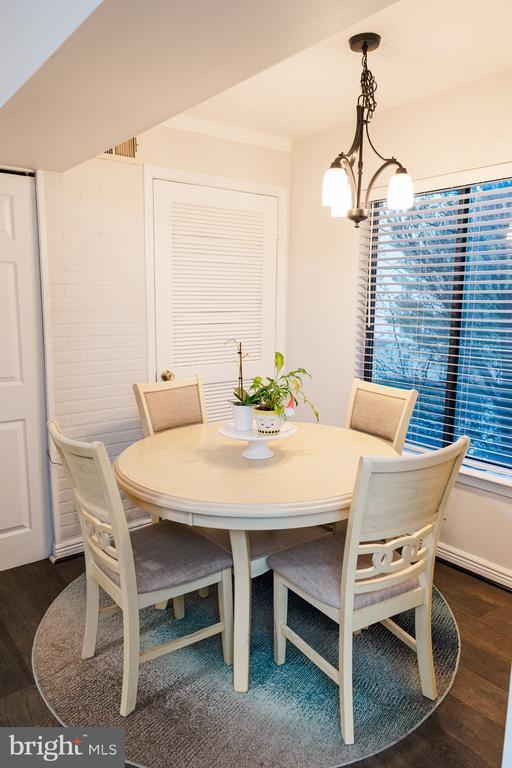 Building Photo - 9576 Jayhawk Terrace