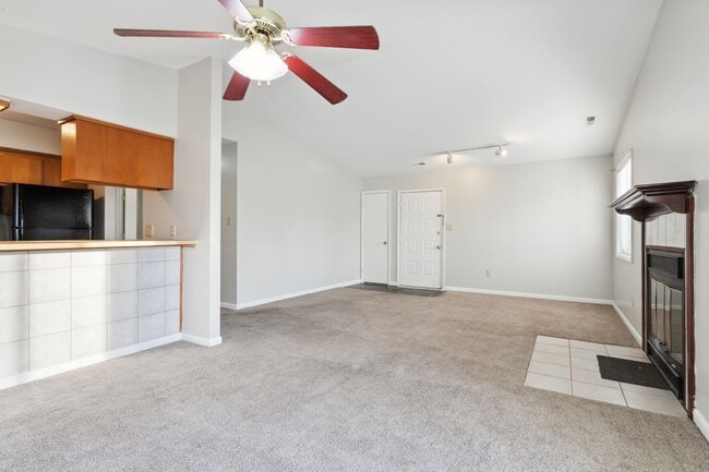 Building Photo - 115 Roane Dr