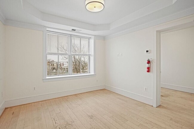 Building Photo - 1451 Park Rd NW