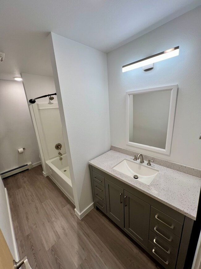 Building Photo - 3 Bedroom home for rent / Water holding ta...