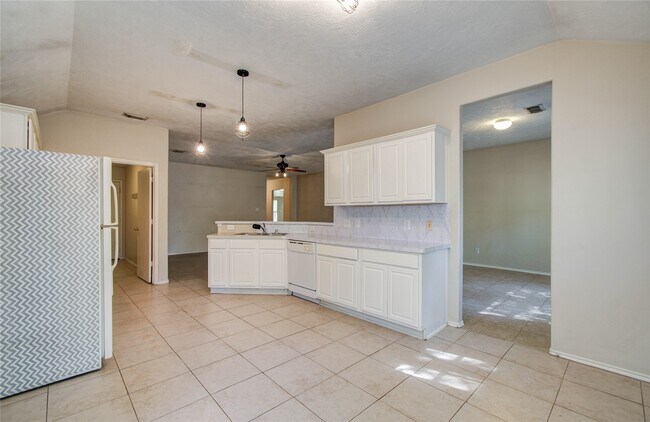 Building Photo - 98 S Vesper Bend Cir