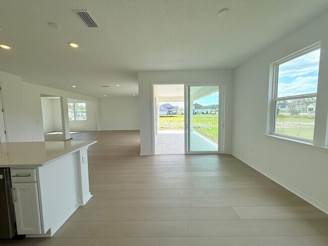 Building Photo - Sprawling 5BR/4.5BA Dream Home with 3-Car ...