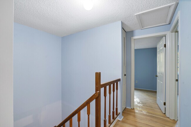 Building Photo - 8653 Bent Arrow Ct