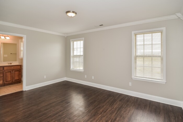 Building Photo - 27569 Grant Dr
