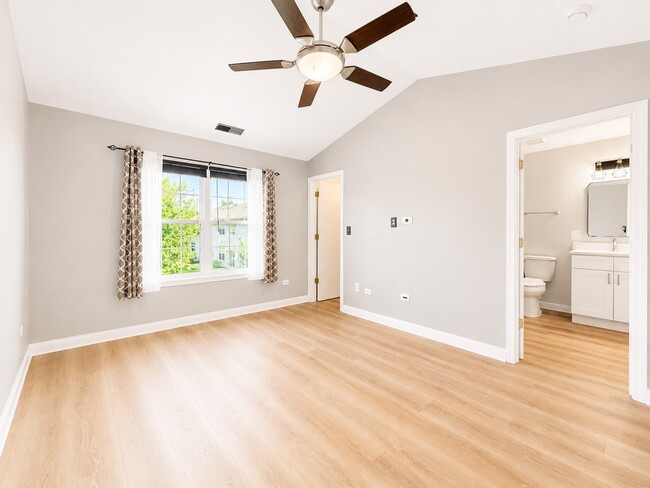 Building Photo - 2912 White Thorn Cir
