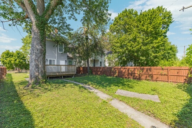 Building Photo - 3736 Iroquois St