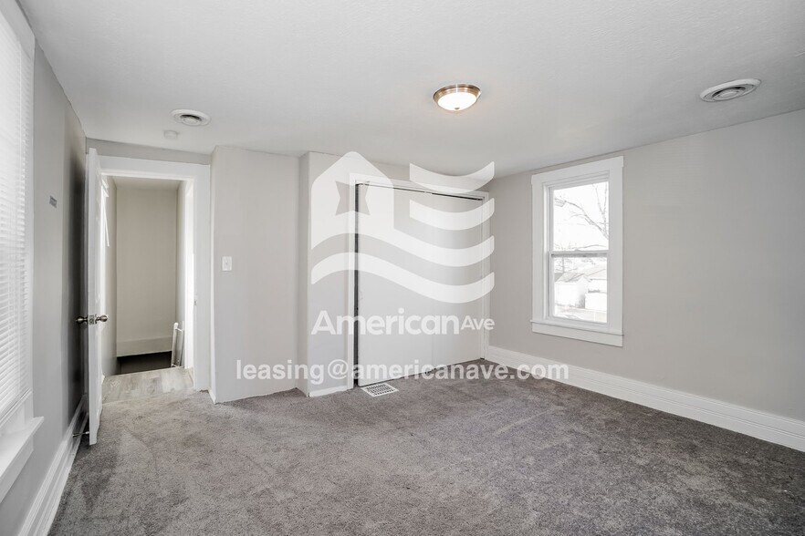 Building Photo - 602 King St