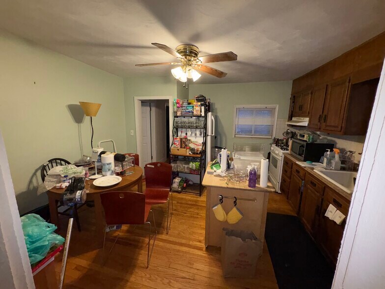 Building Photo - 312 Cherry St