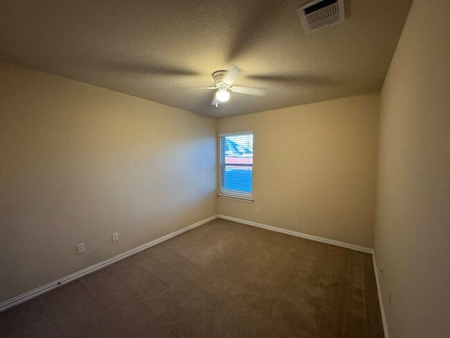 Building Photo - 6401 Alabaster Dr