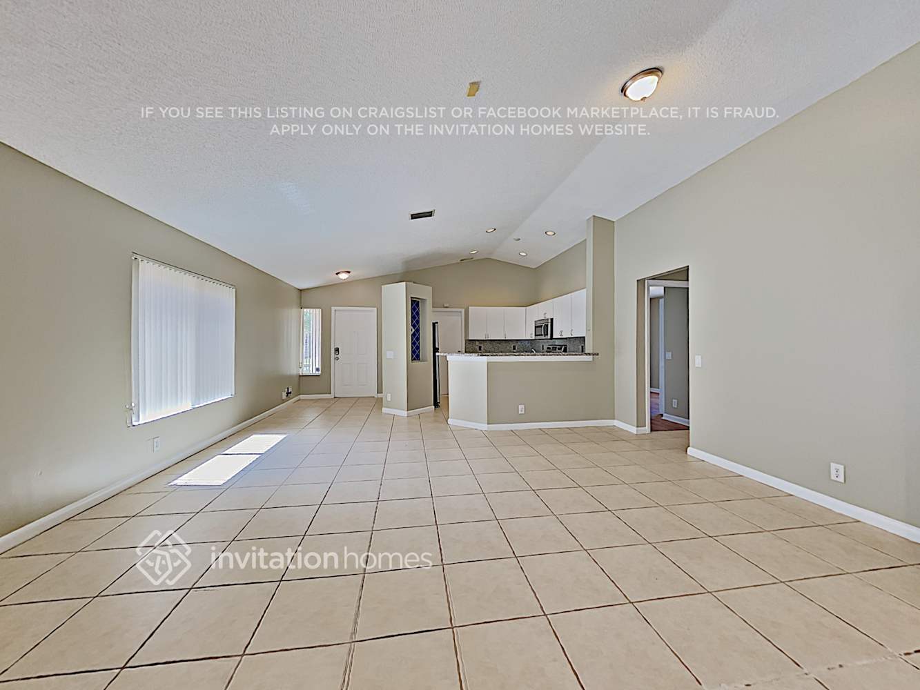 Building Photo - 1380 Presidio Dr