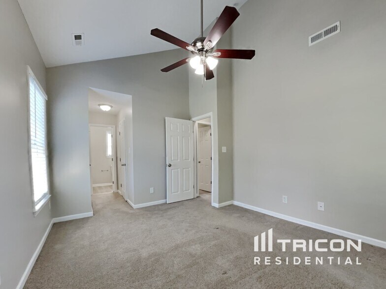 Building Photo - 513 Oak Dare Ln
