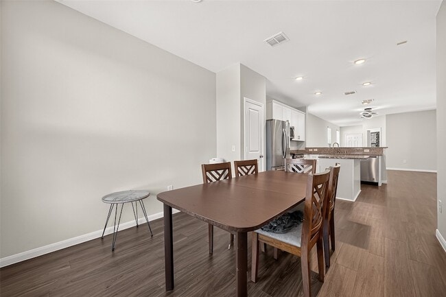 Building Photo - 16039 Kingfield Haven Dr
