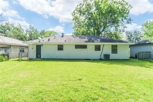 Building Photo - 3103 Maysel St